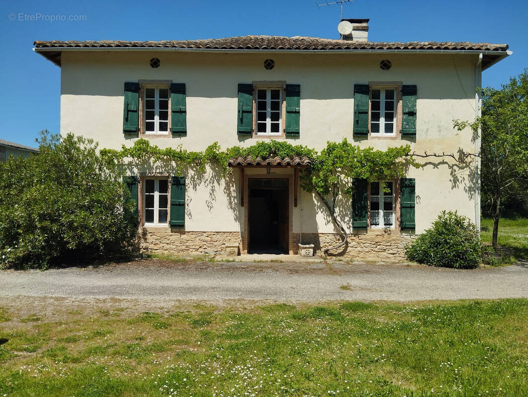 Maison à PUYGAILLARD-DE-QUERCY