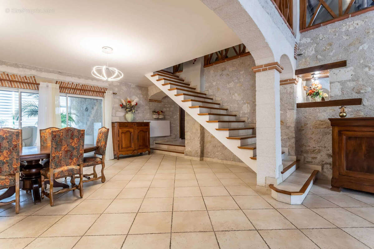 Stone barn conversion - photo 16
