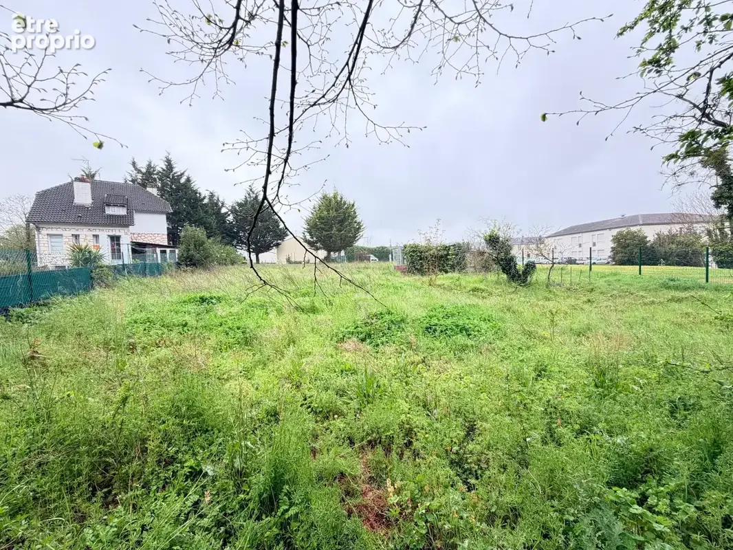 Photo 1 - Terrain à FONTENAY-LE-COMTE