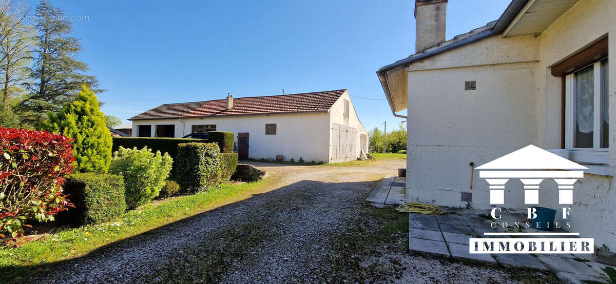 Maison à L'ABERGEMENT-SAINTE-COLOMBE
