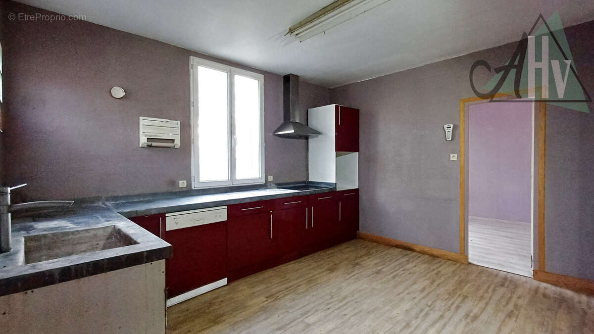 Maison à NOYEN-SUR-SEINE