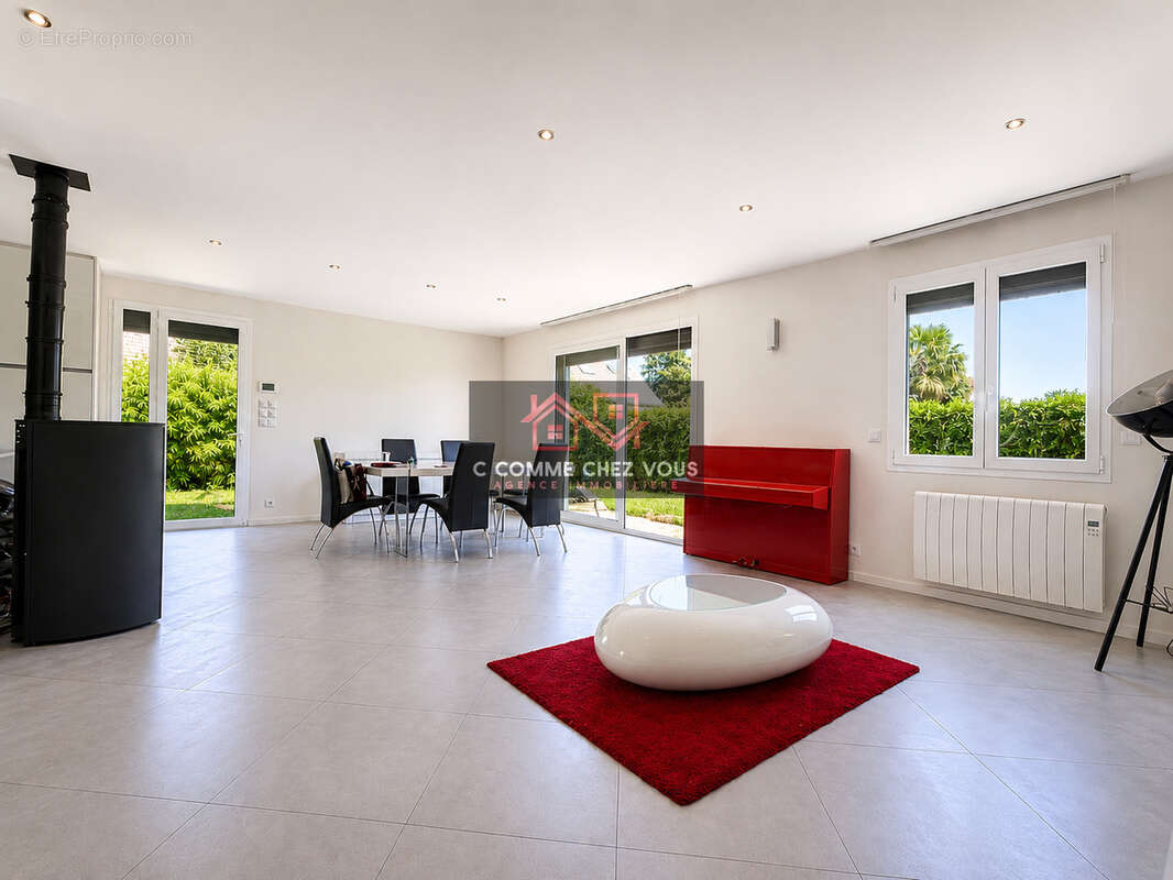 Maison à FERRIERES-EN-BRIE