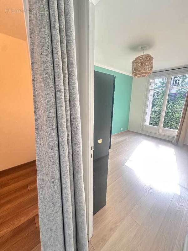 Appartement à BUC