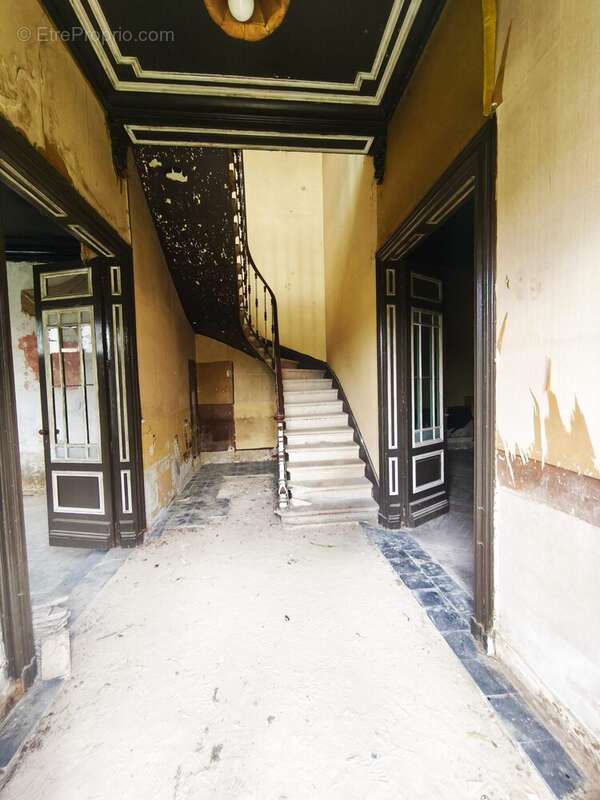 Maison à SAINT-CHRISTOLY-DE-BLAYE