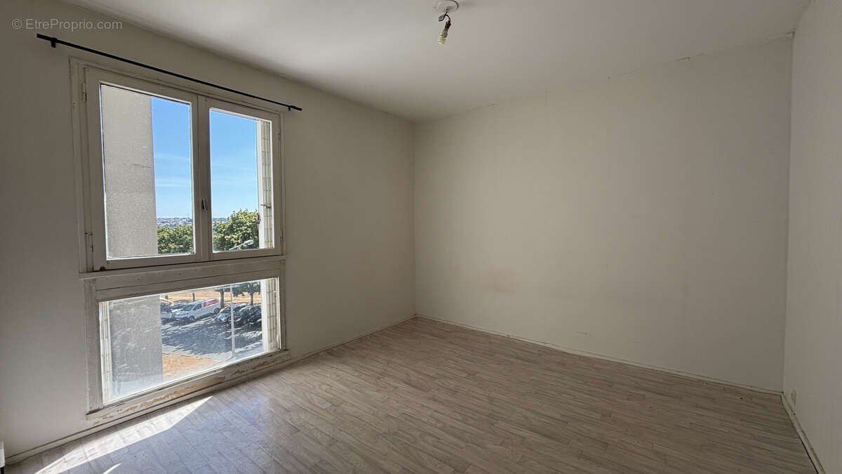 À Vendre Appartement Type 4 à Cholet (49300) - photo 5