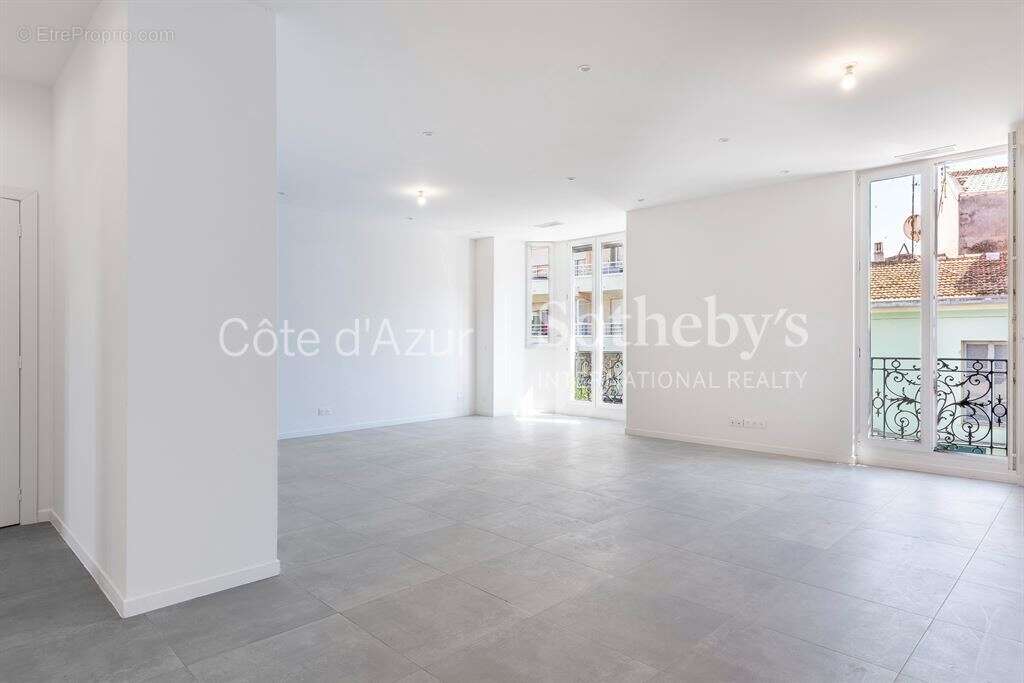 Appartement à ROQUEBRUNE-CAP-MARTIN