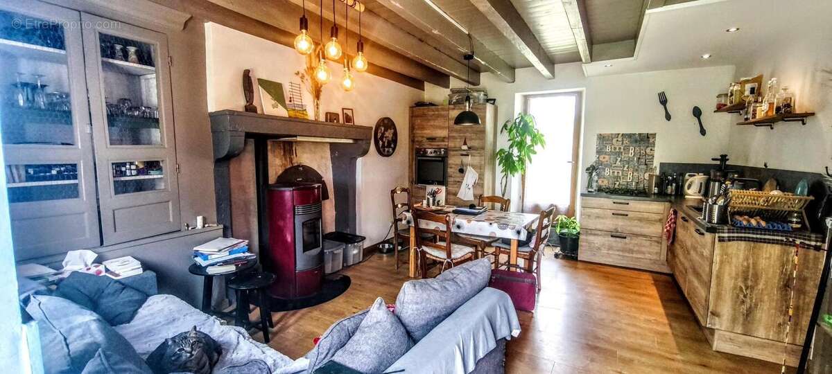 Maison 137 m² à Louroux-De-Bouble  - photo 4