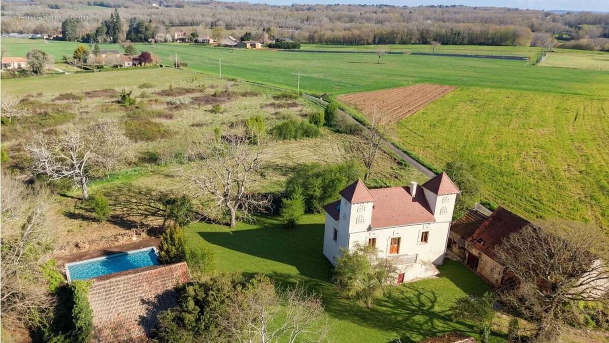 Maison à GOURDON