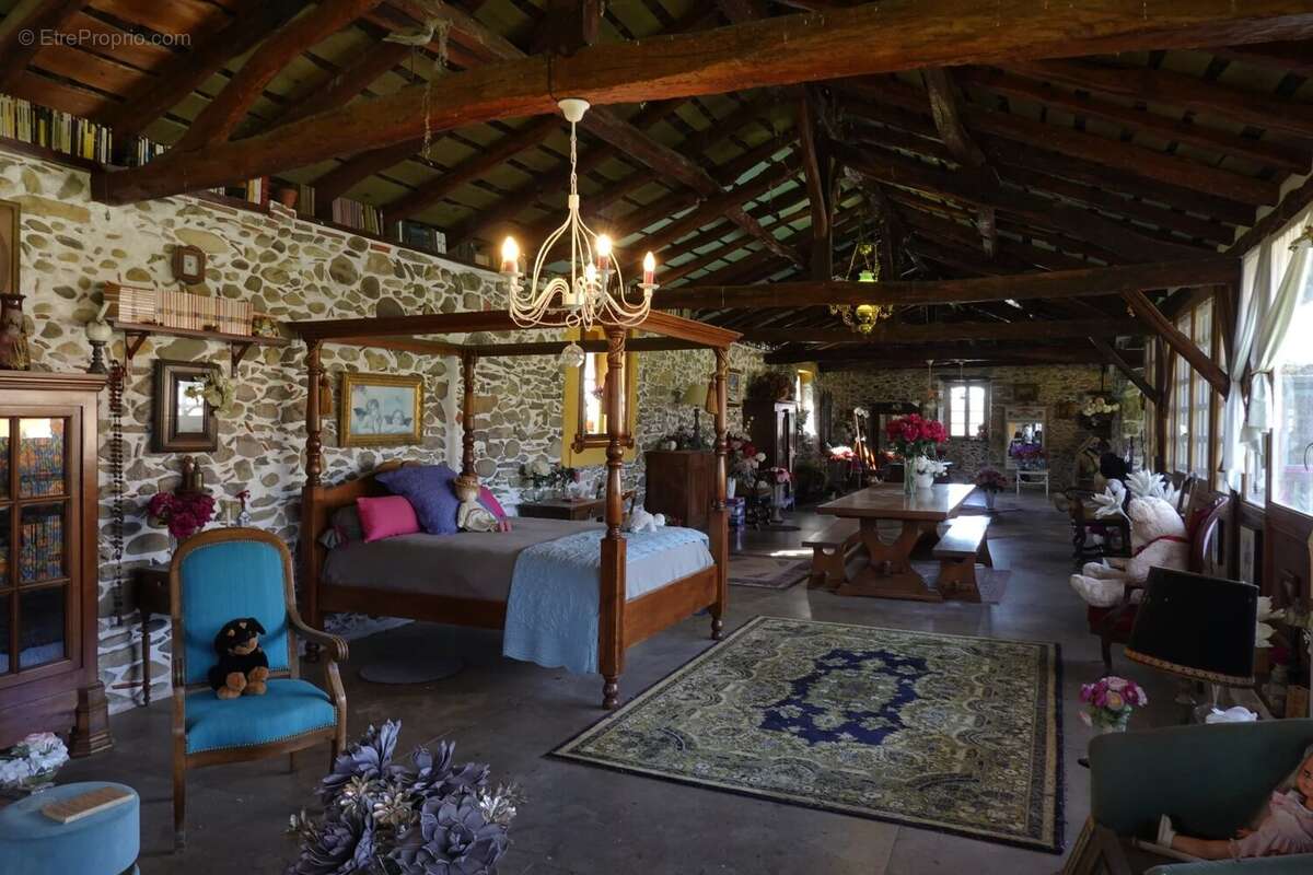 Maison à PRAT-BONREPAUX