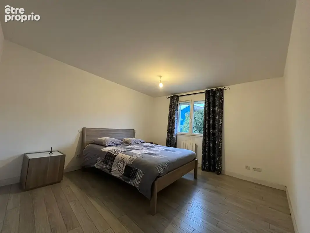 A vendre - appartement T4 de 134.75 m²  au centre-ville d'Oyonnax - photo 5