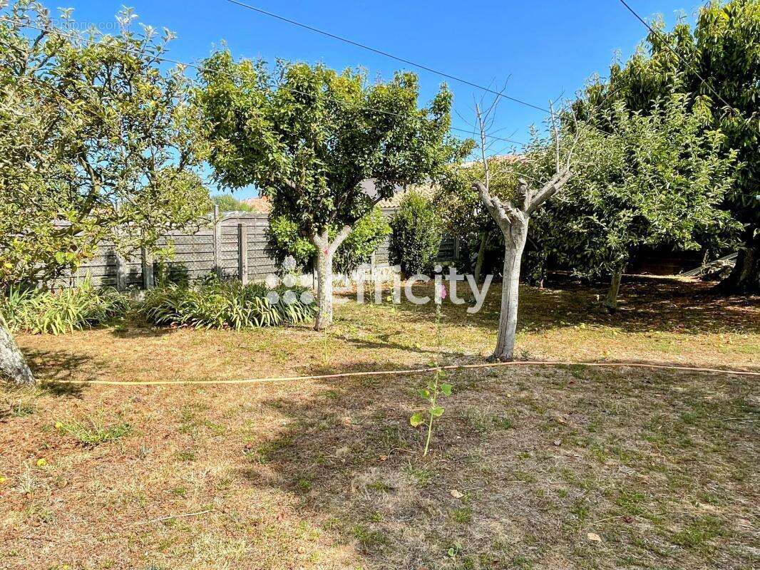 Maison à L&#039;HOUMEAU