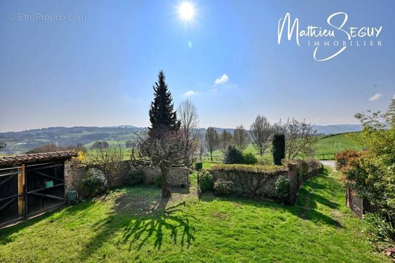 Maison à SAINT-MARTIN-EN-HAUT