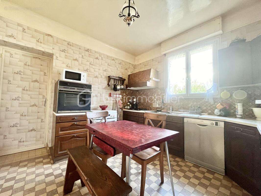 Maison familiale de 150m2 sur un terrain de 930m2 - photo 5