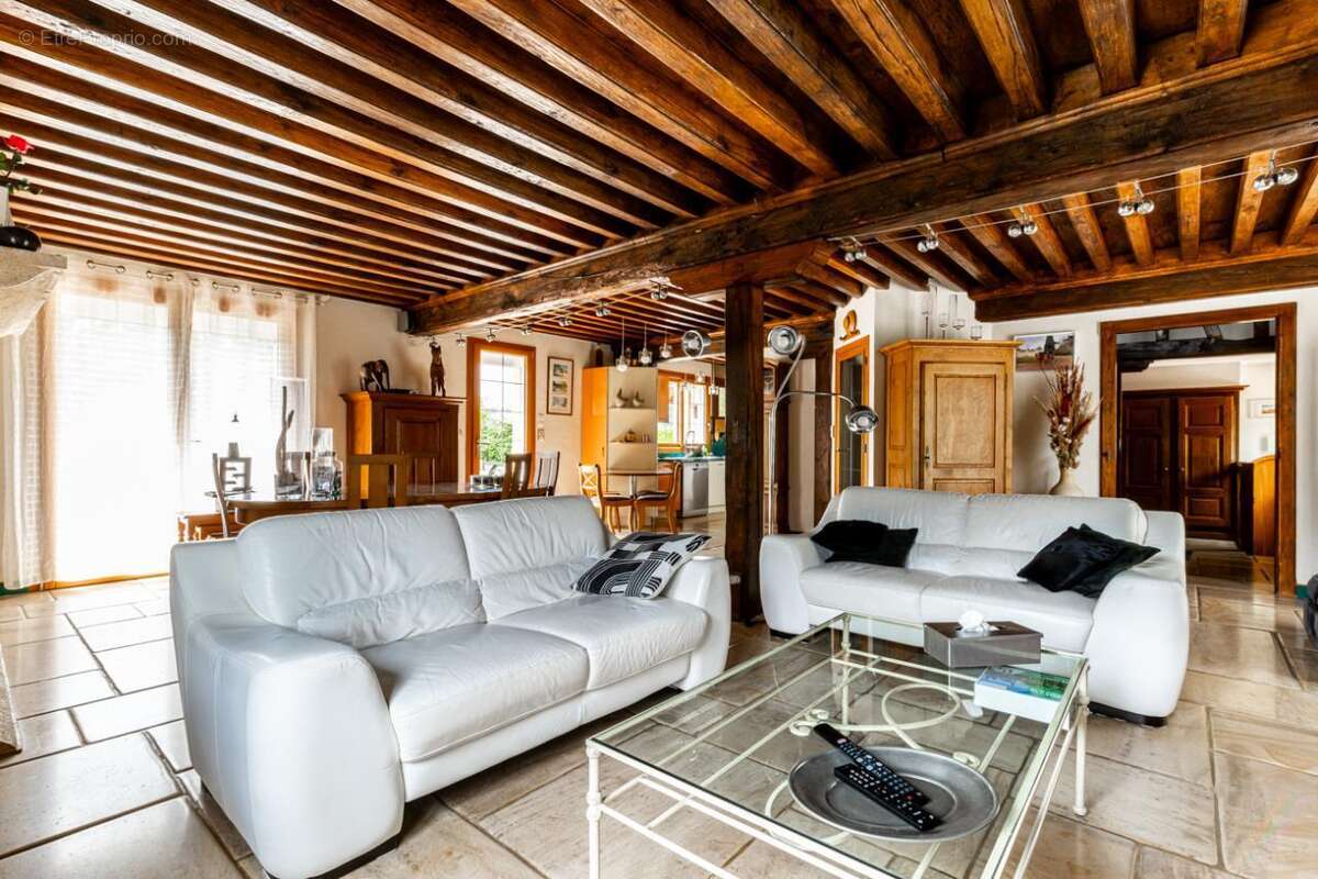 Maison à FLEUREY-SUR-OUCHE