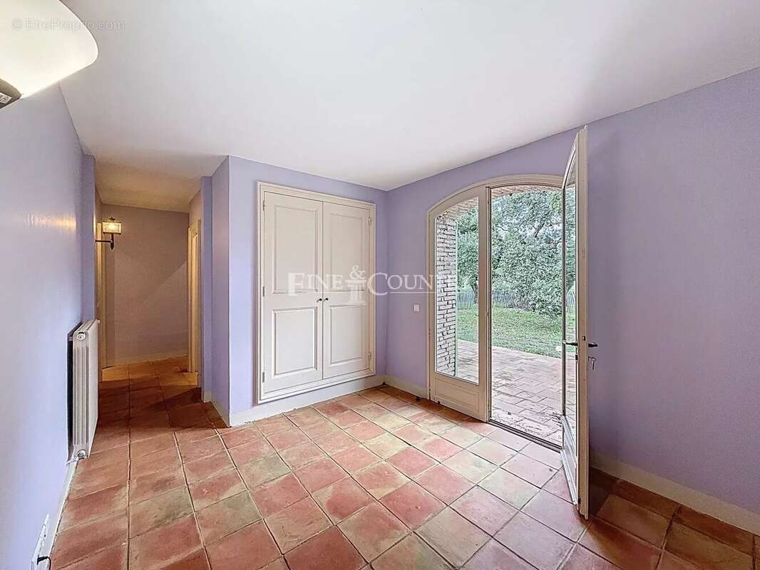 Maison à ROQUEBRUNE-SUR-ARGENS