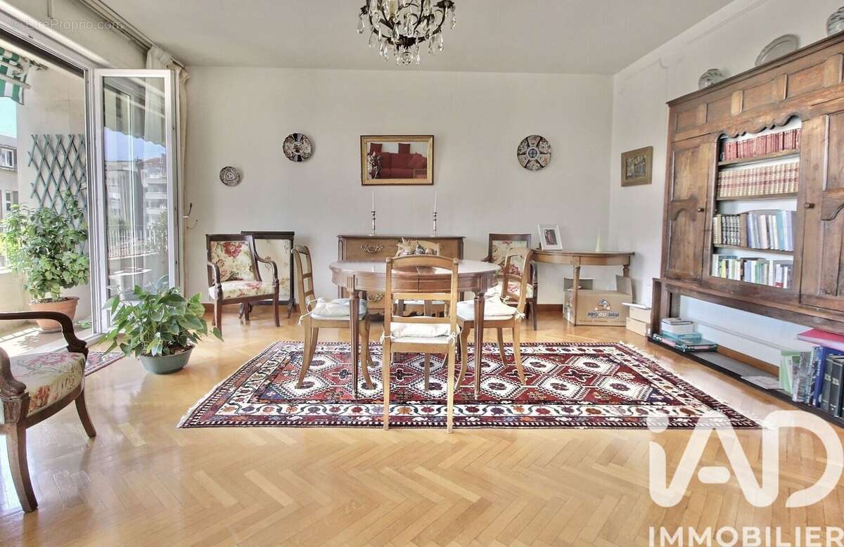 Photo 2 - Appartement à MARSEILLE-8E