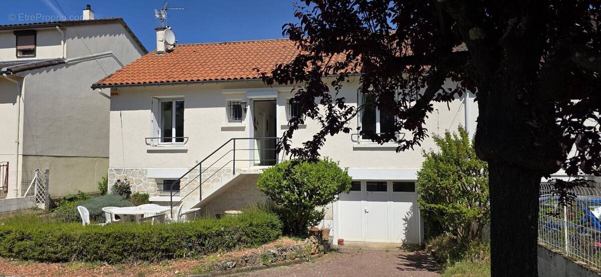 Maison à BUXEROLLES