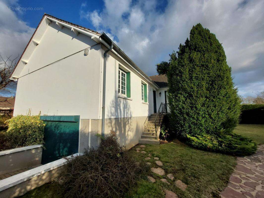 Maison à LES BAUX-SAINTE-CROIX