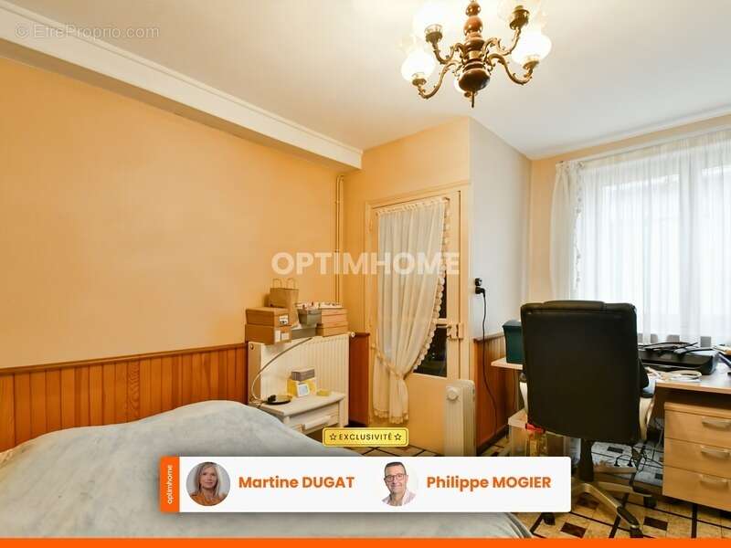 Maison à CREUZIER-LE-VIEUX