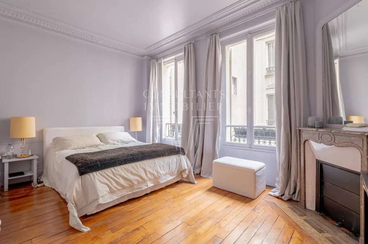 Appartement à PARIS-17E