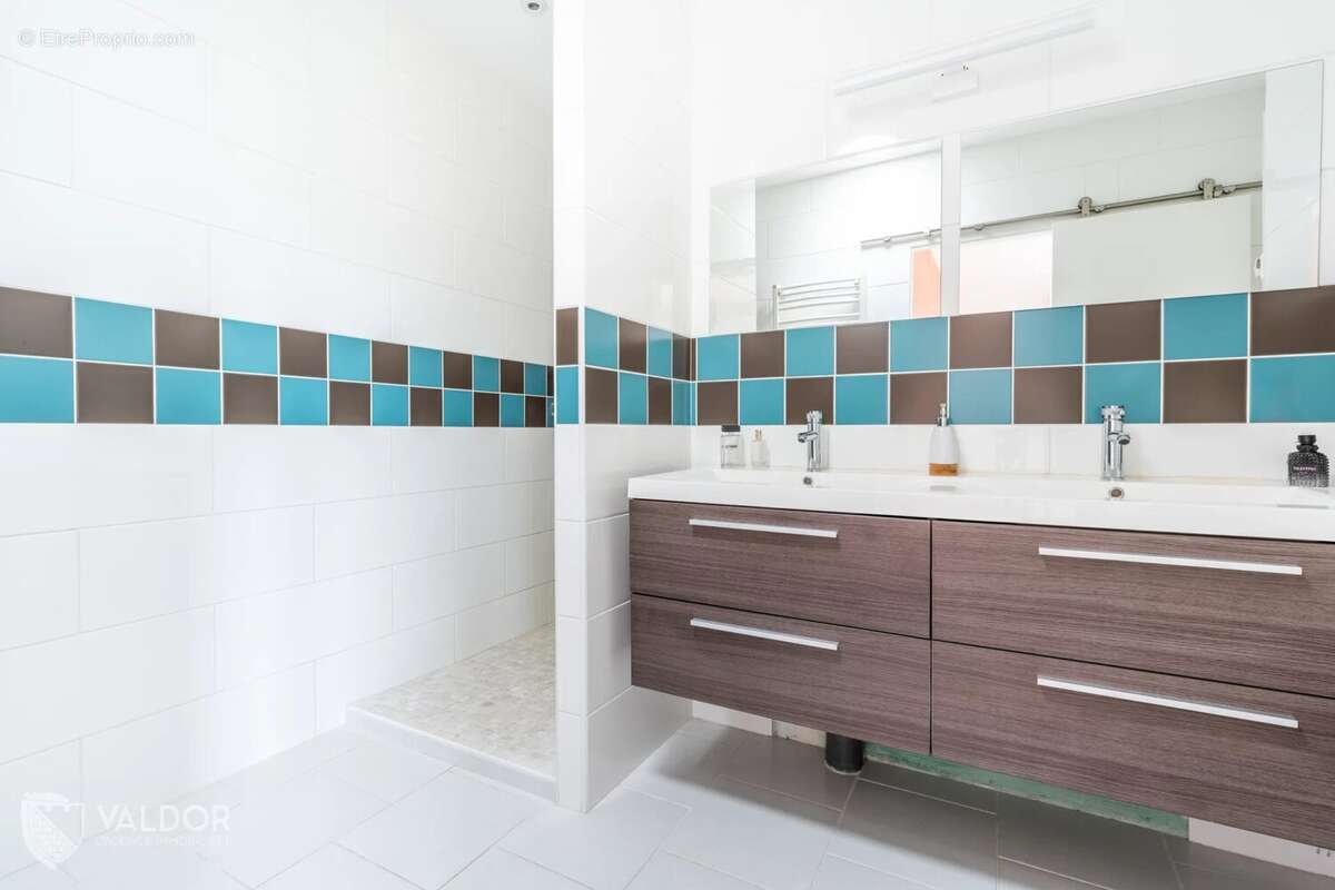 Maison à SALLES-ARBUISSONNAS-EN-BEAUJOLAIS