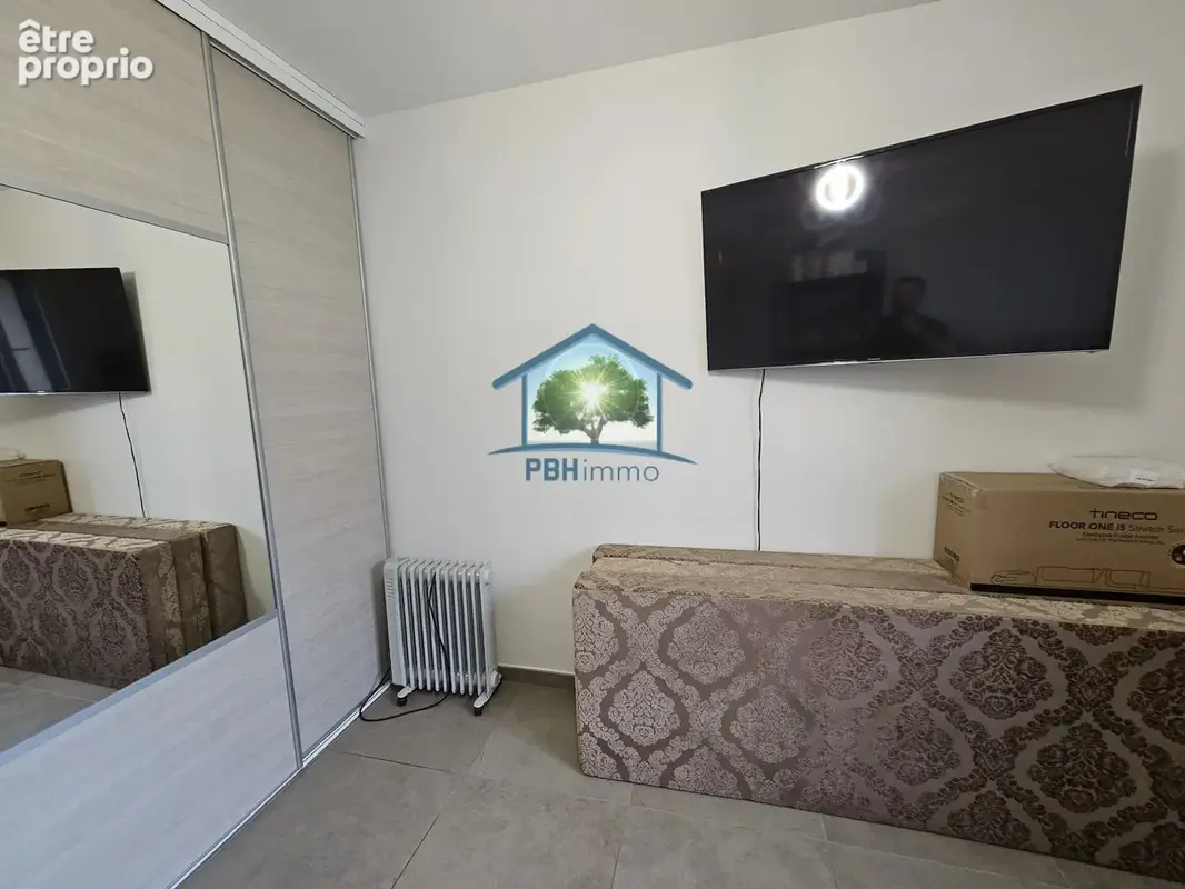 L'ISLE D'ABEAU, ensemble immobilier de deux villas avec piscine. - photo 15