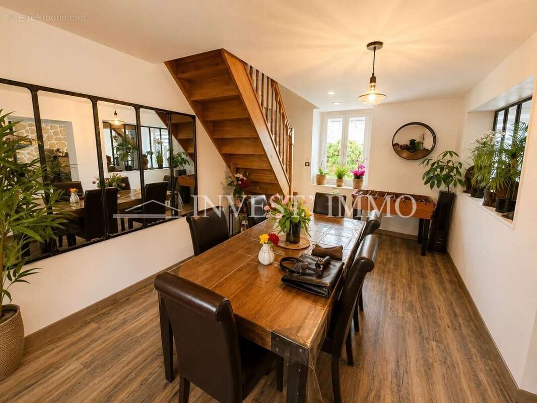 Maison en pierres rénovée – Charme, volumes et suite parentale exceptionnelle - photo 5