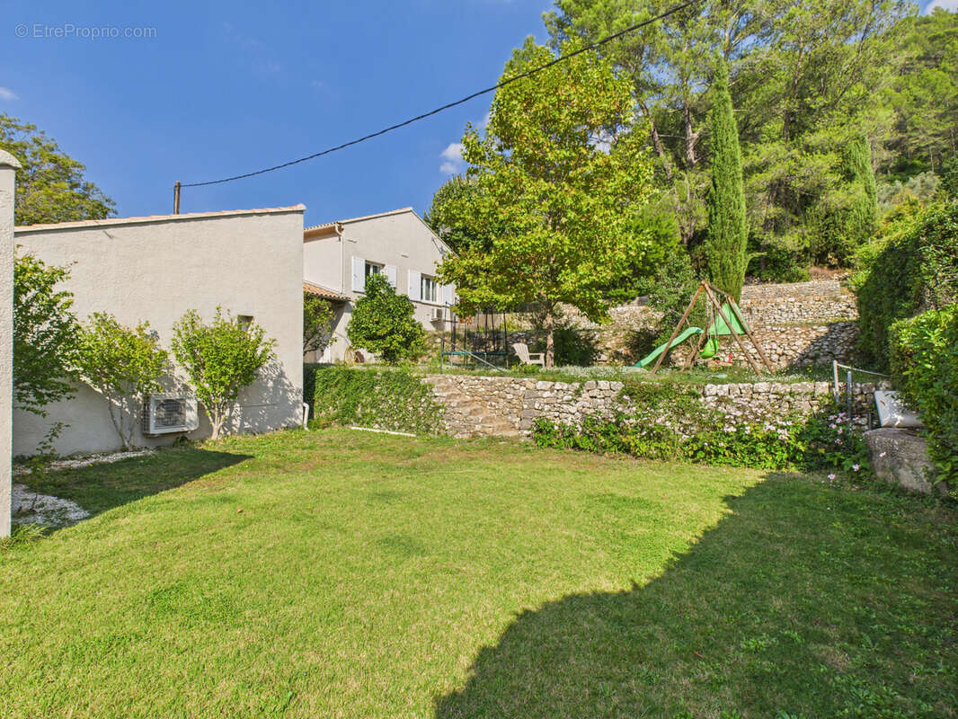 Maison à SOLLIES-TOUCAS