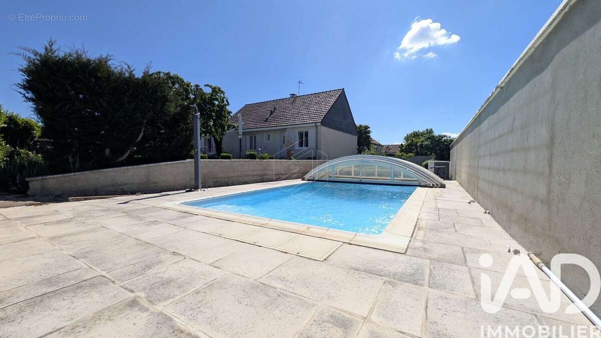 Photo 2 - Maison à ROUVRES-EN-PLAINE