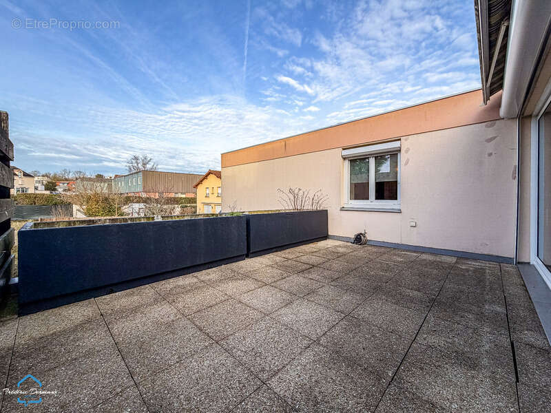 Appartement à SAULX-LES-CHARTREUX