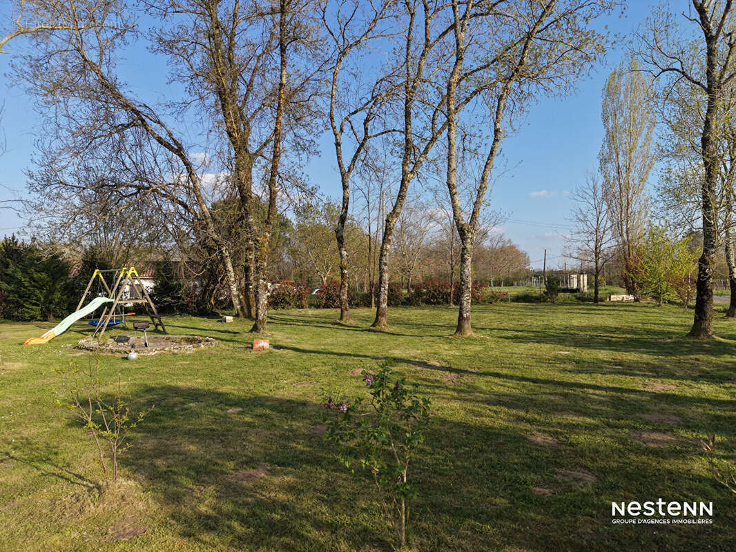 Maison à SAINTE-MAURE-DE-PEYRIAC