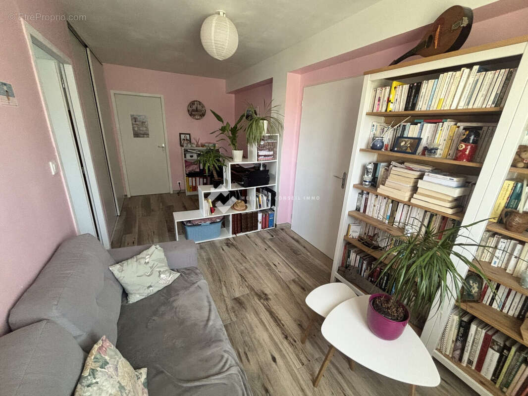 Maison 168 m² à Vouille  - photo 6
