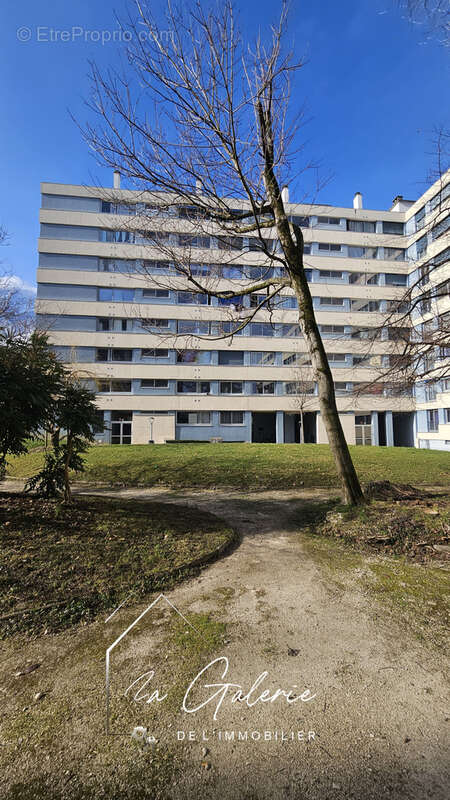 Appartement à SEYSSINET-PARISET