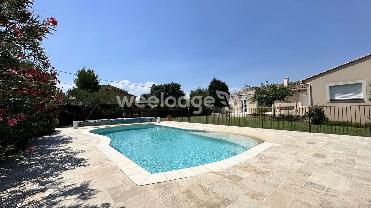 Maison 160 m² à Entraigues-Sur-La-Sorgue  - photo 7