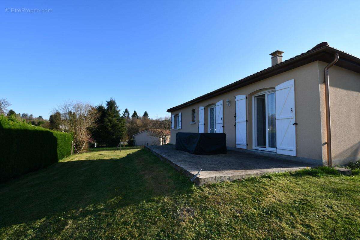 Maison à CHAPTELAT