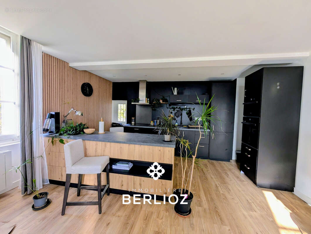 Appartement à MEYLAN