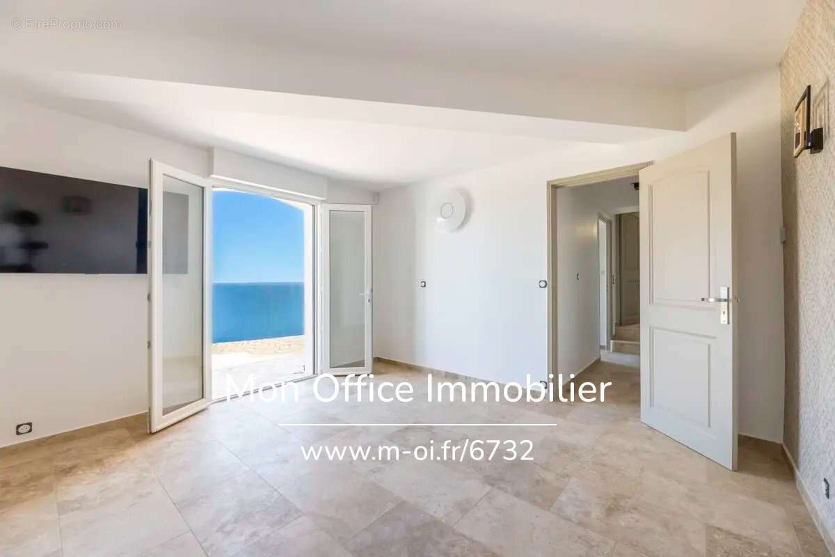 Référence : 6732-JDO. - Villa d’exception avec vue mer panoramique aux Issambres - photo 14