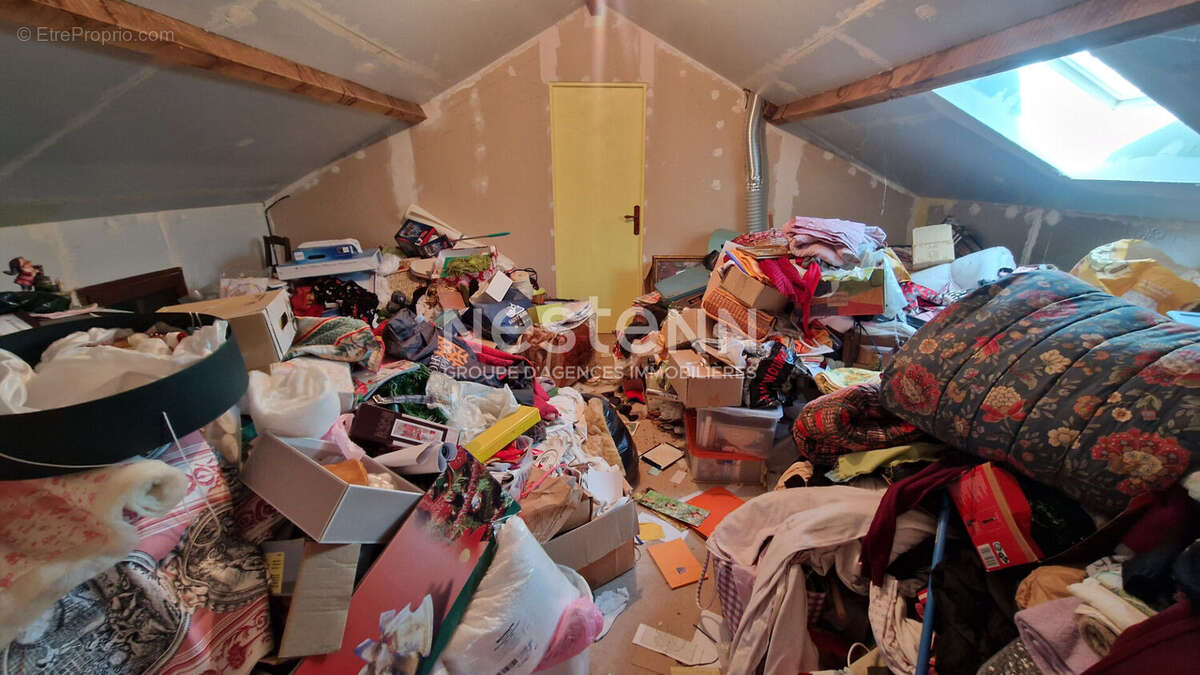 Maison à SAINT-SAUD-LACOUSSIERE