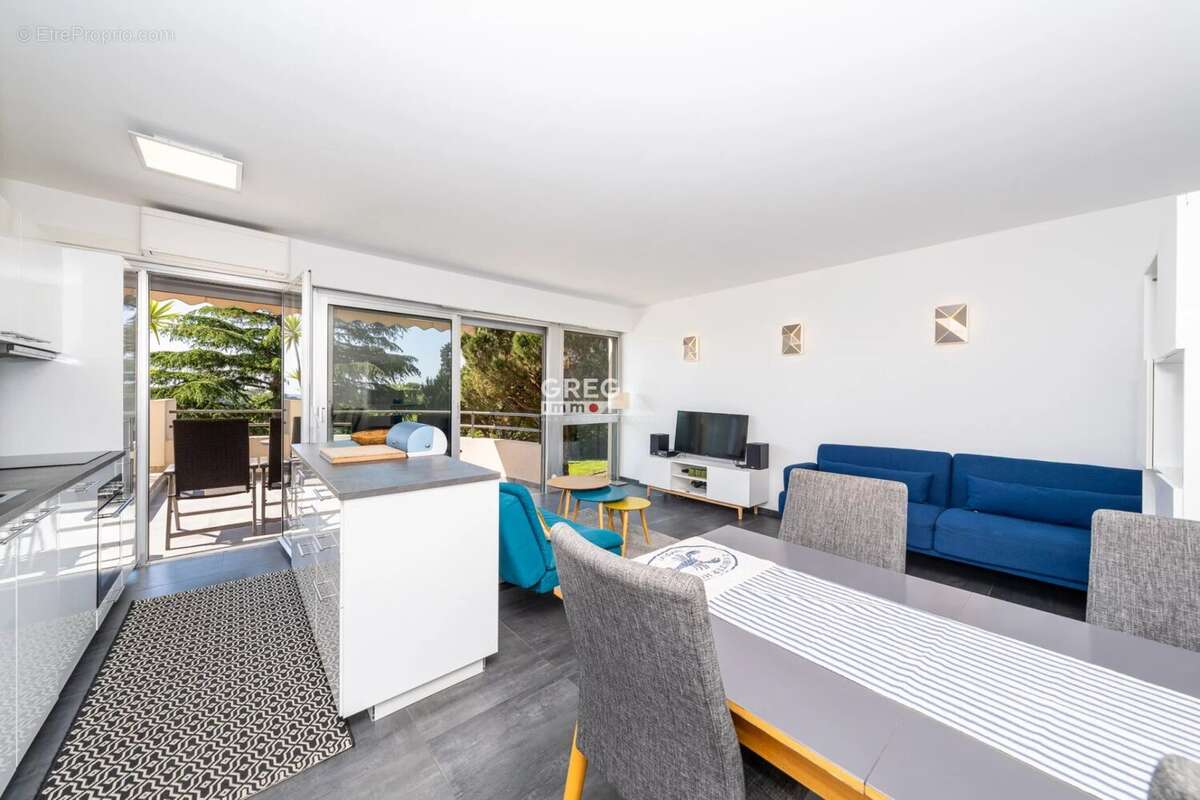 Appartement à VILLENEUVE-LOUBET