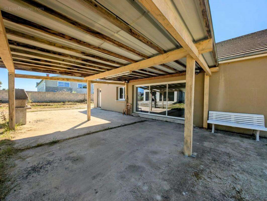 Maison à CHAMPAGNAC