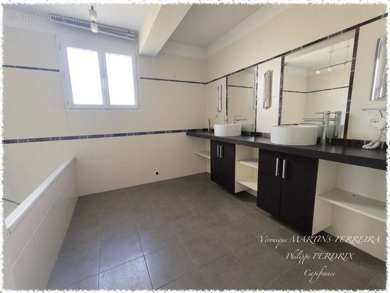 Maison spacieuse avec piscine intérieure et très belles prestations - photo 17