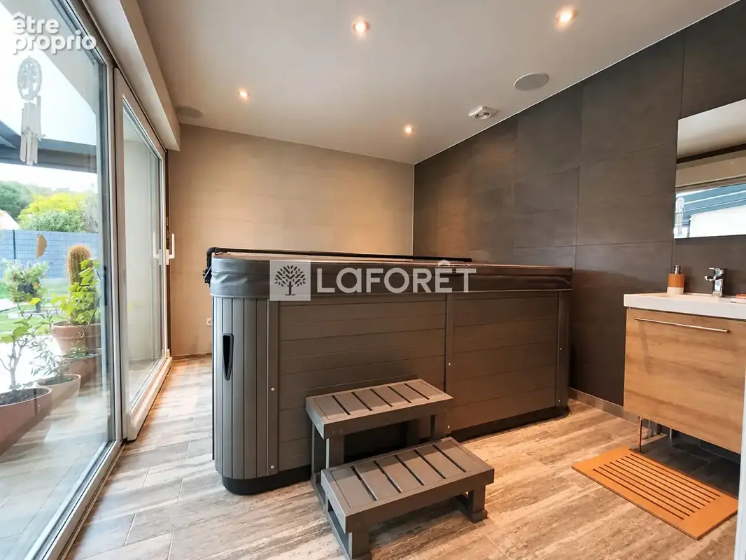 Maison Marange-silvange 7 pièce(s) 135 m2 avec piscine et spa - photo 6
