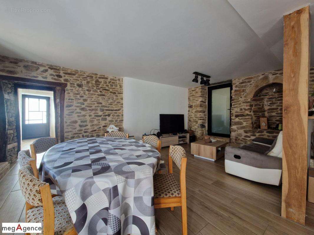 Maison de bourg en pierres avec jardin - photo 3