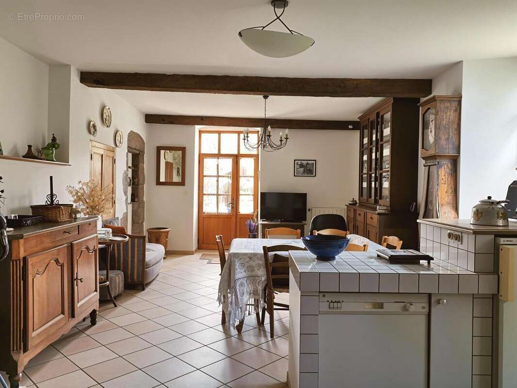   - Maison à JAUJAC