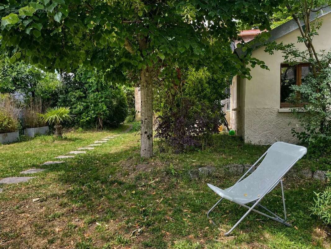 La Martelière : Maison familiale 110m2, 4 chambres et dépendances au calme absolu - photo 2