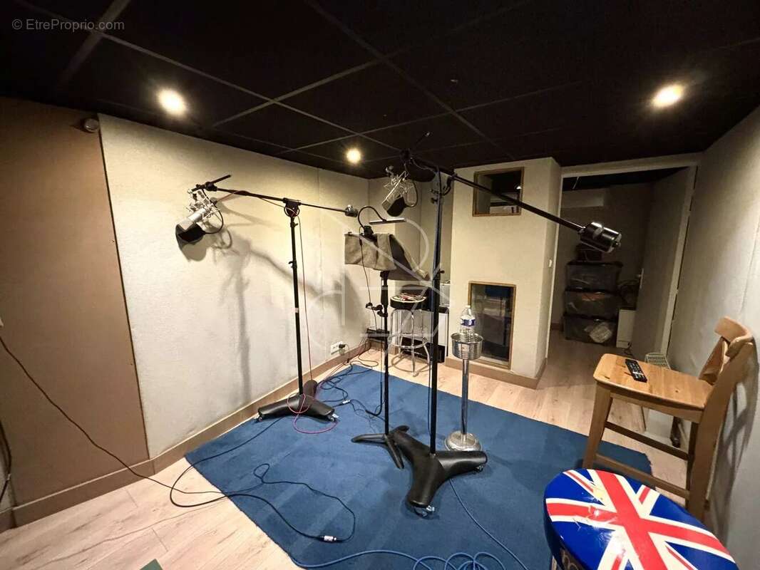 Commerce à PARIS-17E