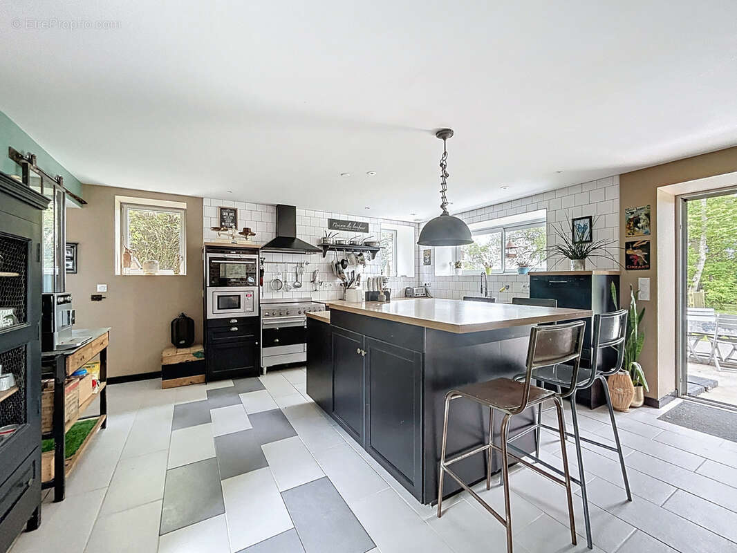 Maison à SAINT-MAURICE-EN-COTENTIN