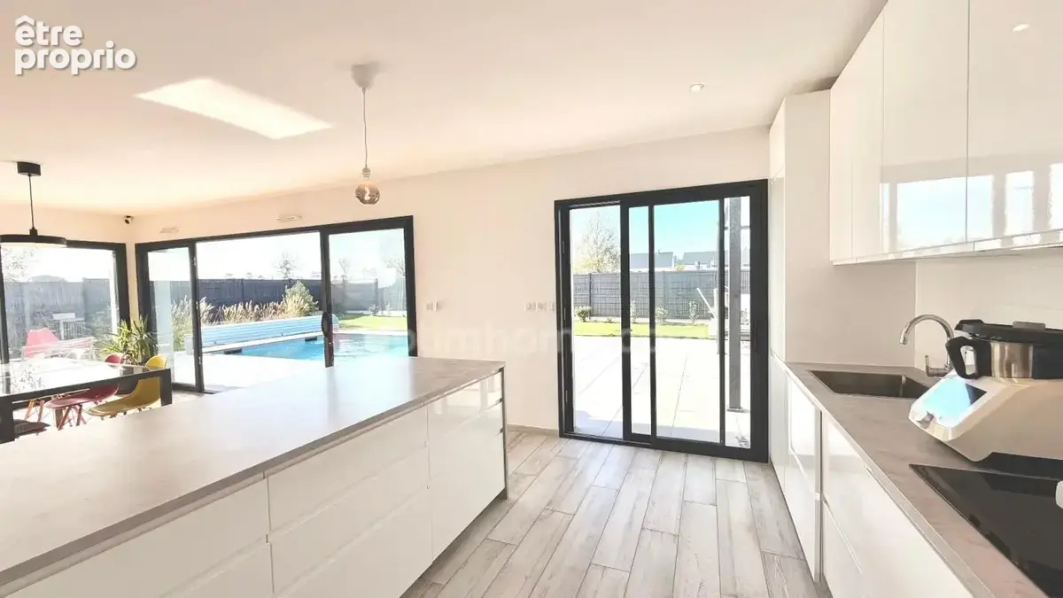 Maison contemporaine avec piscine - Calme, volumes et prestations - photo 11