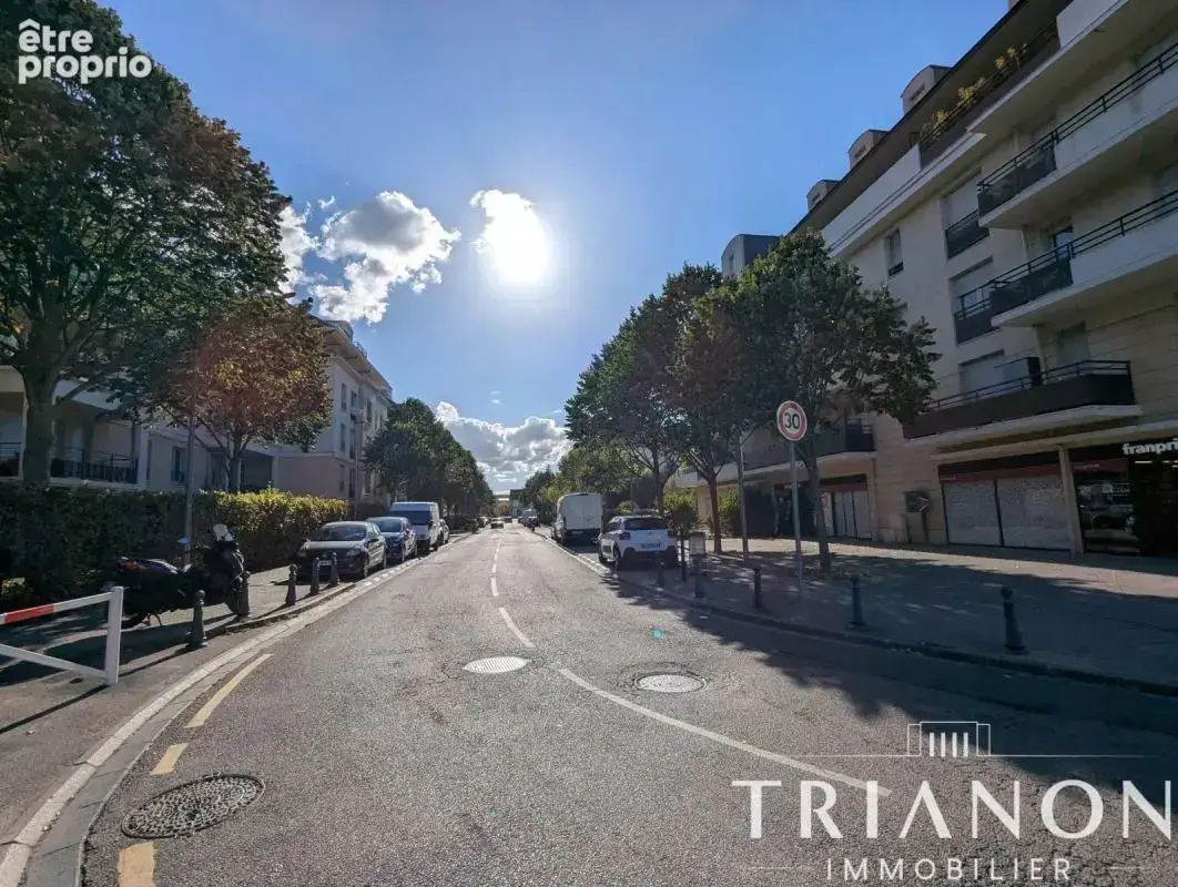 CARRIÈRES-SOUS-POISSY – Grand studio en RDC avec parking - photo 15