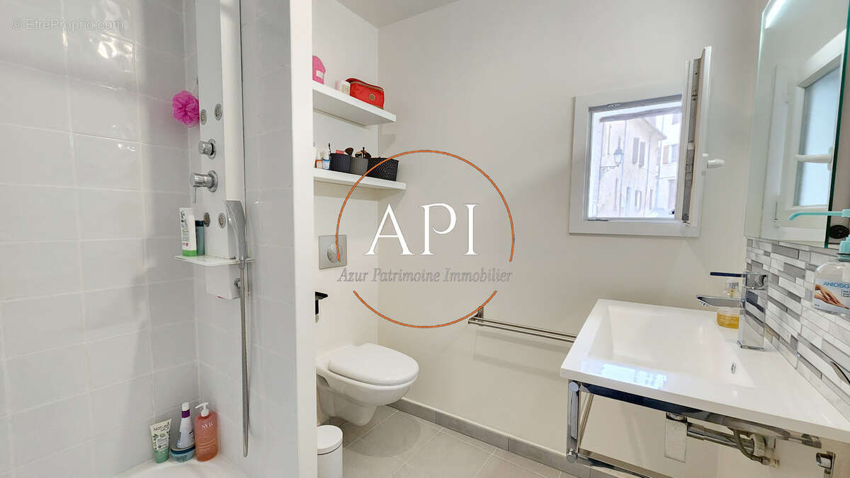 Maison à TOURRETTES